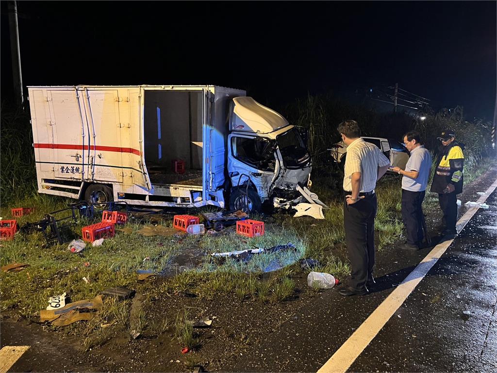 最新／花蓮台9線小貨車衝對向「母子雙亡」整輛車擠扁畫面曝