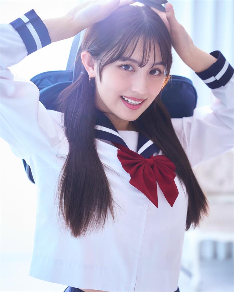 以「全壘打身材」火紅！寫真女星祭3拍照禁令「不准盯胸部」遭砲哥轟　本人道歉