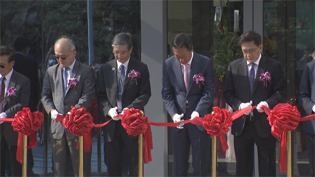 高虹安政策影片合體郭董變「合成」? 郭台銘:不要失焦