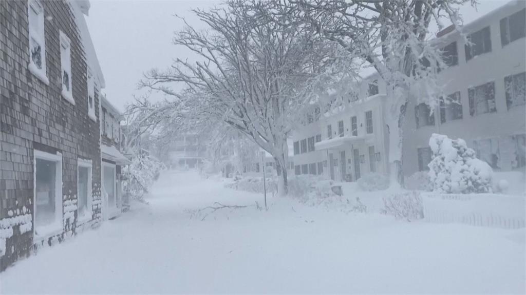 暴風雪襲擊美國東岸影響4千萬人　7州宣布進入緊急狀態　紐約市放「大雪假」