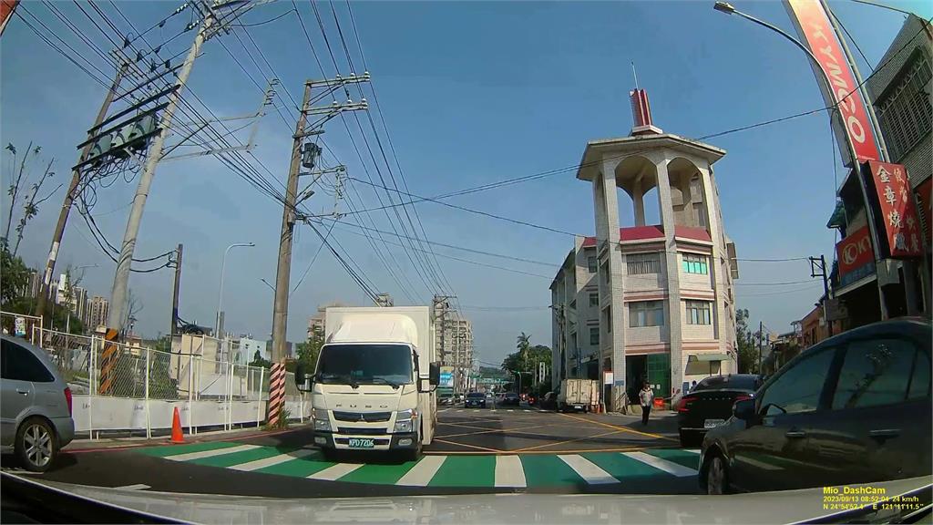 頭出來啦!老婆臨盆「二寶等不及」尪開車急衝醫院 結局暖哭萬名網友