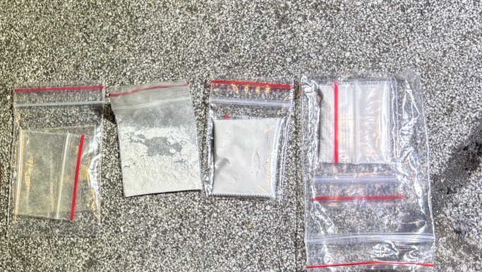 快新聞／神色慌張露馬腳！萬華警盤查違停車　竟起獲海洛因、改造手槍