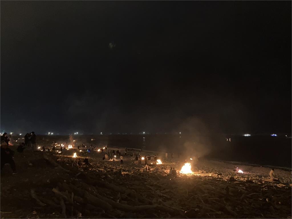 花蓮消防隊忙翻! 跨年夜南北濱「至少20處火點」