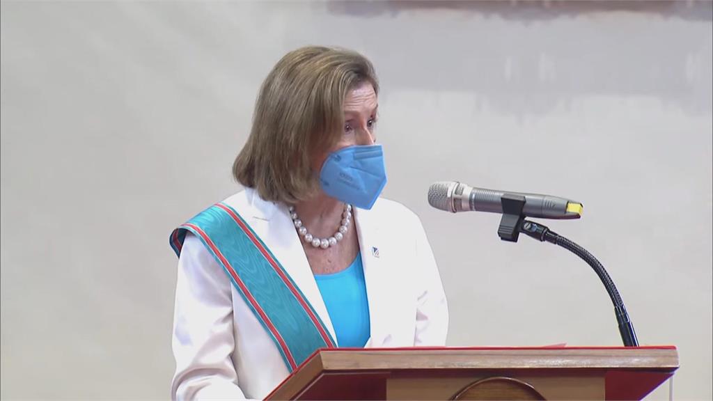 前美眾院議長裴洛西出訪摔跤入院 緊急接受髖關節置換手術