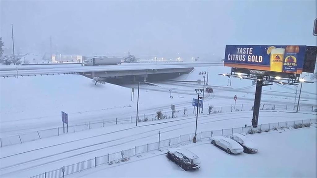 交通事故頻傳！　暴雪襲擊美國中西部　5千萬人受影響