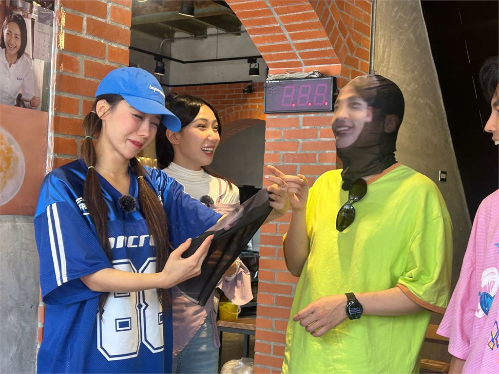 大來賓黃豪平使出渾身解數！扮「洪都拉斯演的葉教授」、戴兩層頭套扮許光漢搞笑