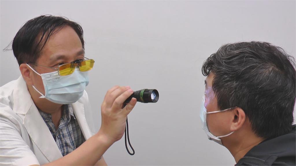 夏日高溫曝曬不補水 進冷氣房血管劇烈收縮恐「熱中風」
