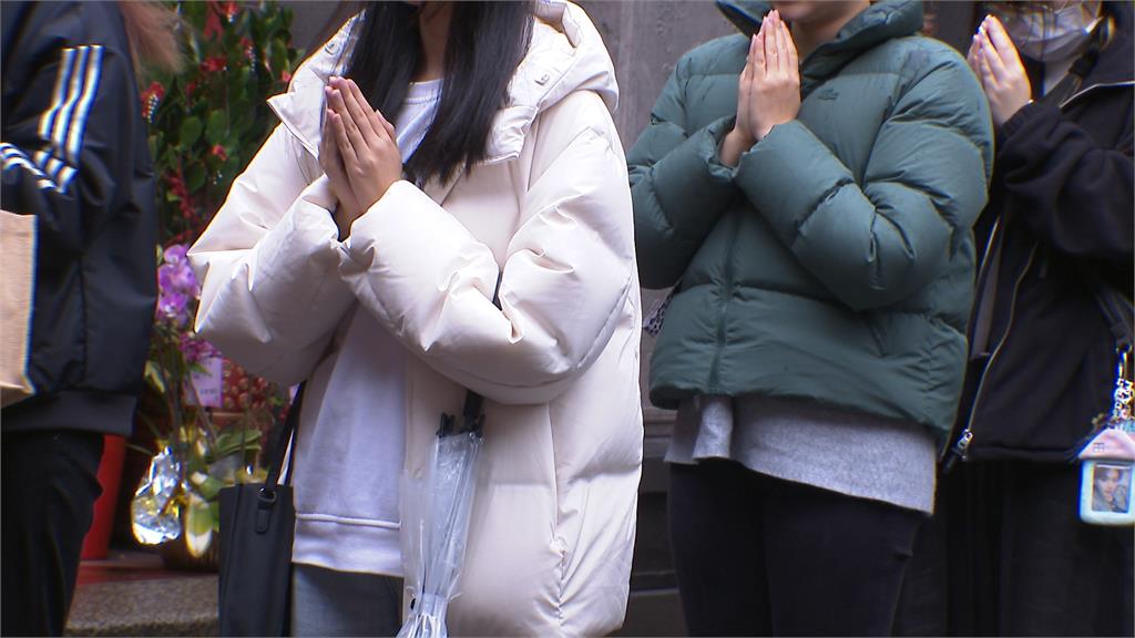 國定古蹟「龍山寺」遭縱火! 男丟「自製汽油彈」遭逮