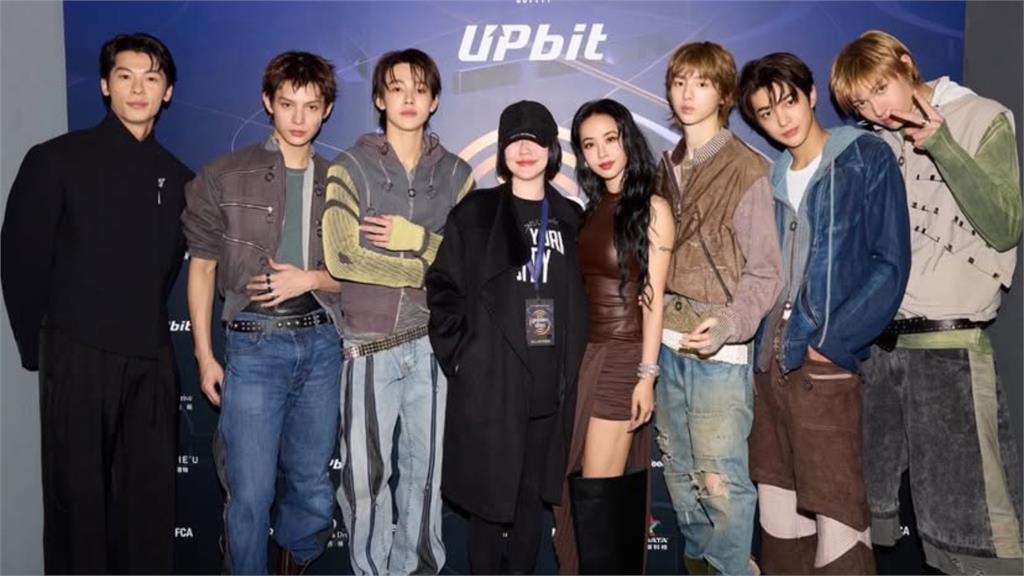 蔡依林神合體「CORTIS、許光漢」！照片C位驚見「台灣大咖」網：跨次元了