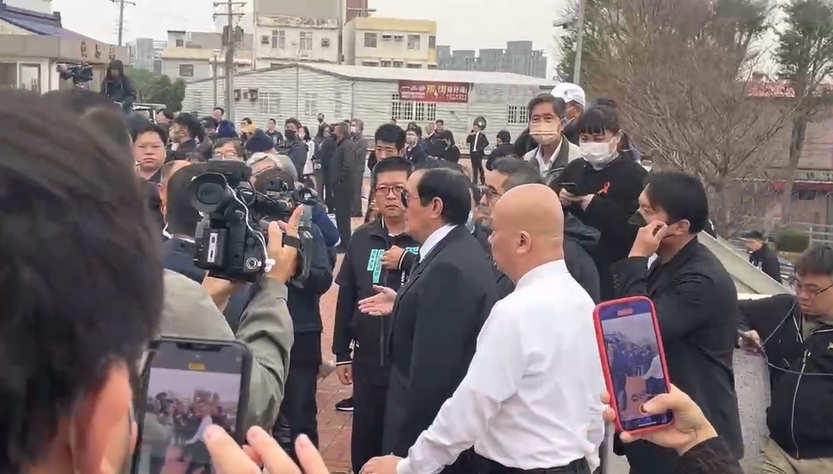 快新聞/陳水扁拄拐杖抵柯文哲爸爸告別式 馬英九戴墨鏡現身