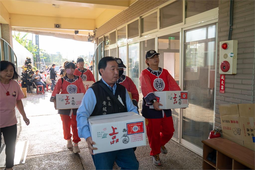 全台最旺香火袋 千歲團變神隊友