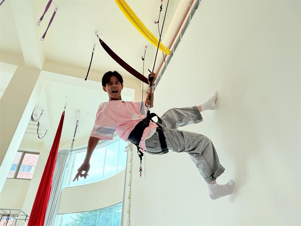 體驗「牆舞」被要求後空翻！阿翔有「蛋蛋的哀傷」楊繡惠一臉冏「我才不理你」