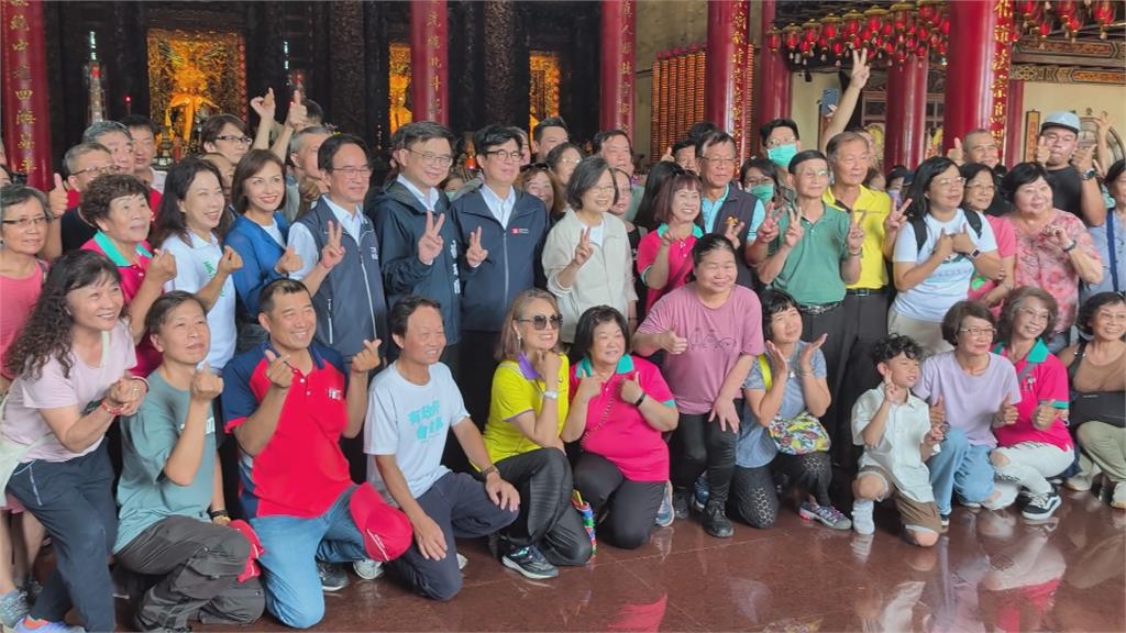 蔡英文現身高醫大畢業典禮! 畢業生興奮喊:為她而來