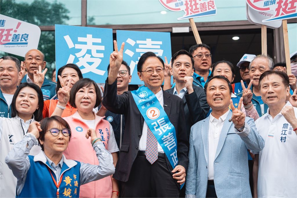 快新聞／企鵝不捨、桃園第一！黃世杰號次出爐　「這綠營傳奇」陪同抽中1號