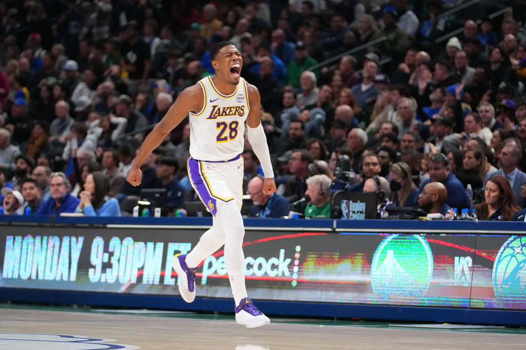 NBA(影)／「東七七」3分球締造新紀錄！湖人克服雙位數落後末節逆轉勝獨行俠