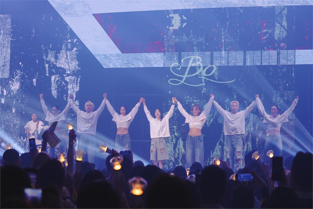 韓國天后BoA寶兒睽違11年來台開唱 全場粉絲嗨翻 睽違11年!韓國KPOP天后BoA寶兒來台開唱 給粉絲滿滿能量