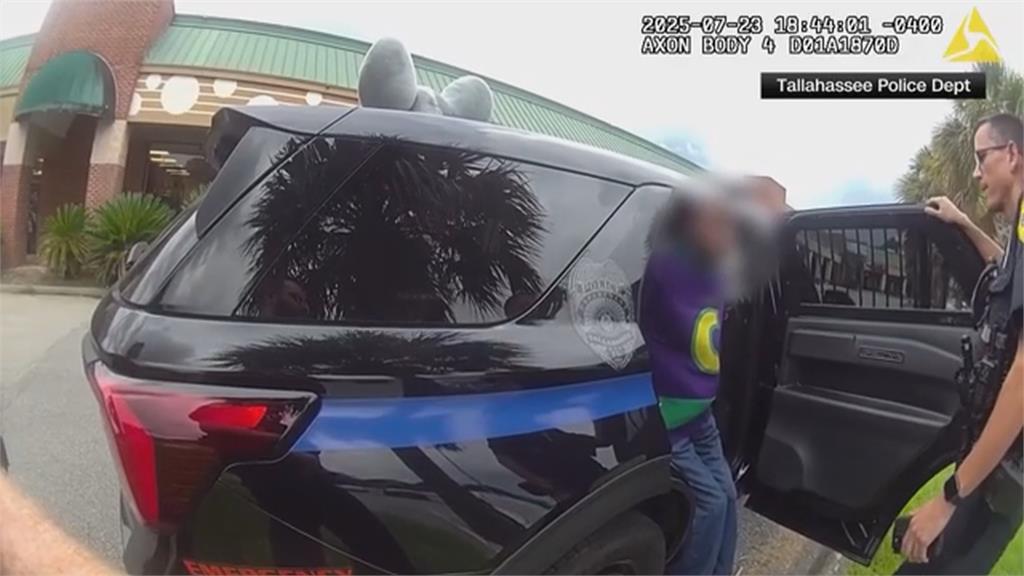 美佛州怪男戴「布偶頭套」行竊　警方逮捕「吉祥物」惹爭議