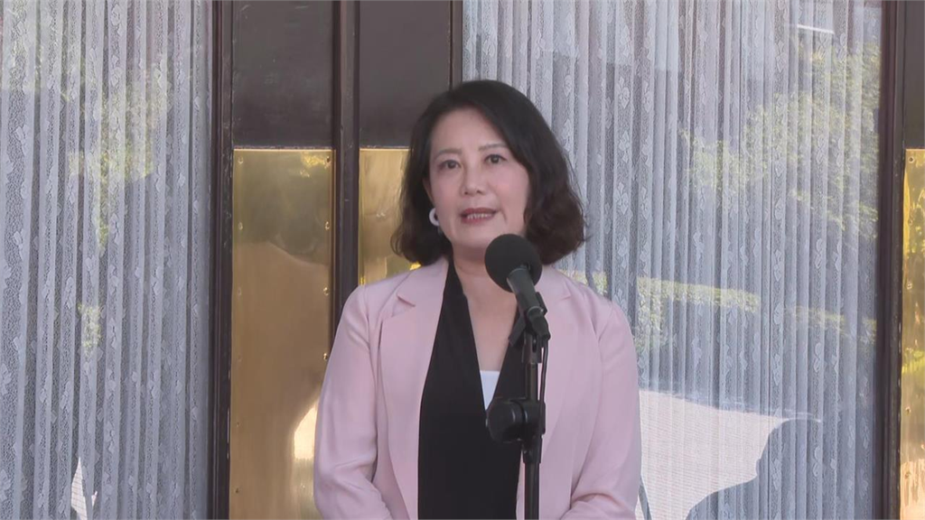 鄭麗文、黃國昌「背叛履歷豐富」!吳思瑤寫「20字開酸鄭黃會」:政治信用薄弱
