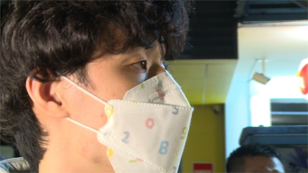 吳季穎萬元帽T、球鞋應訊 25萬交保 籃協:永不錄用