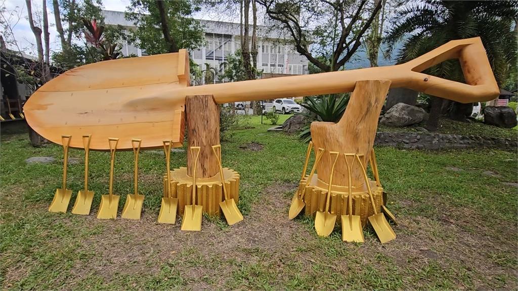 「19死5失蹤」馬太鞍溪洪災1週年　打造「6公尺巨鏟」感謝鏟子超人