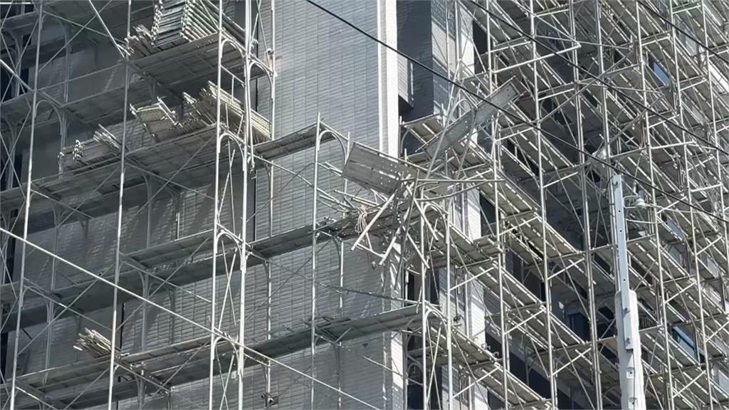 台中工安意外!鷹架突倒塌 2工人墜落送醫不治