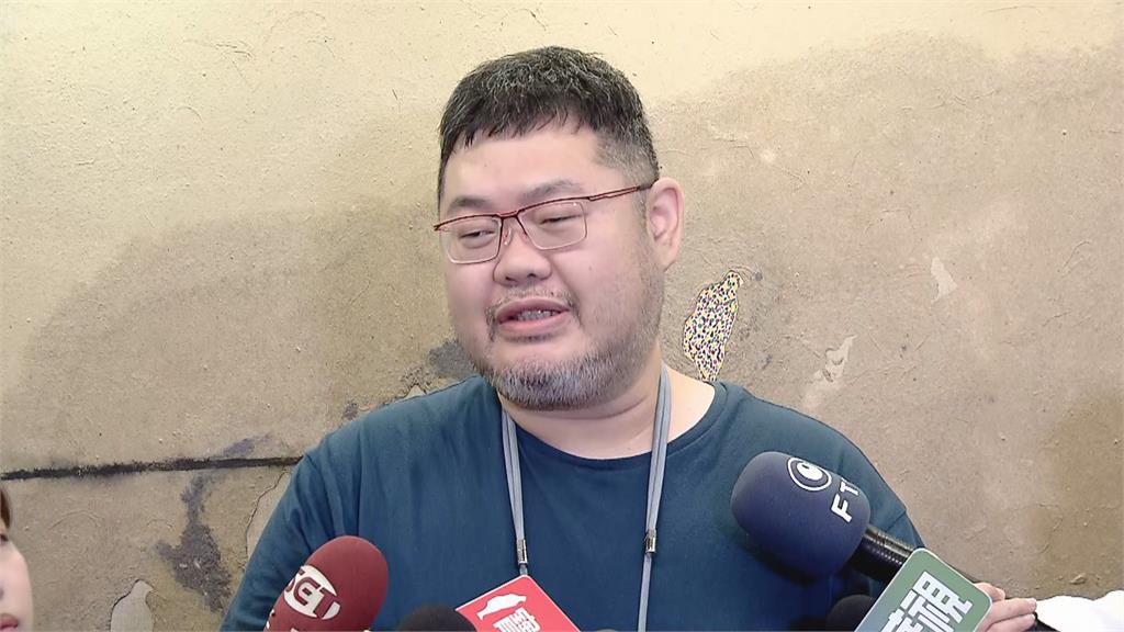 快新聞/盼黃珊珊繼續開記者會解惑 四叉貓嘆:柯文哲只不過是10年後的連家