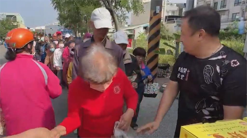 台灣隊12強奪冠舉國歡騰 台南店家連兩天招待100份關廟滷麵