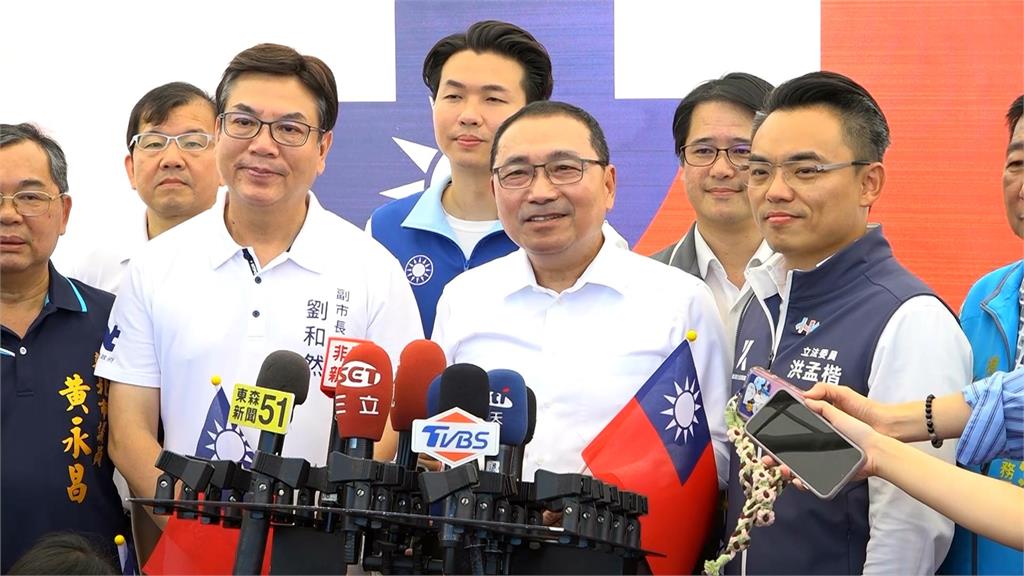 快新聞/雙十國慶!同台林郁婷領唱國歌 侯友宜:一起好好建設偉大的新北