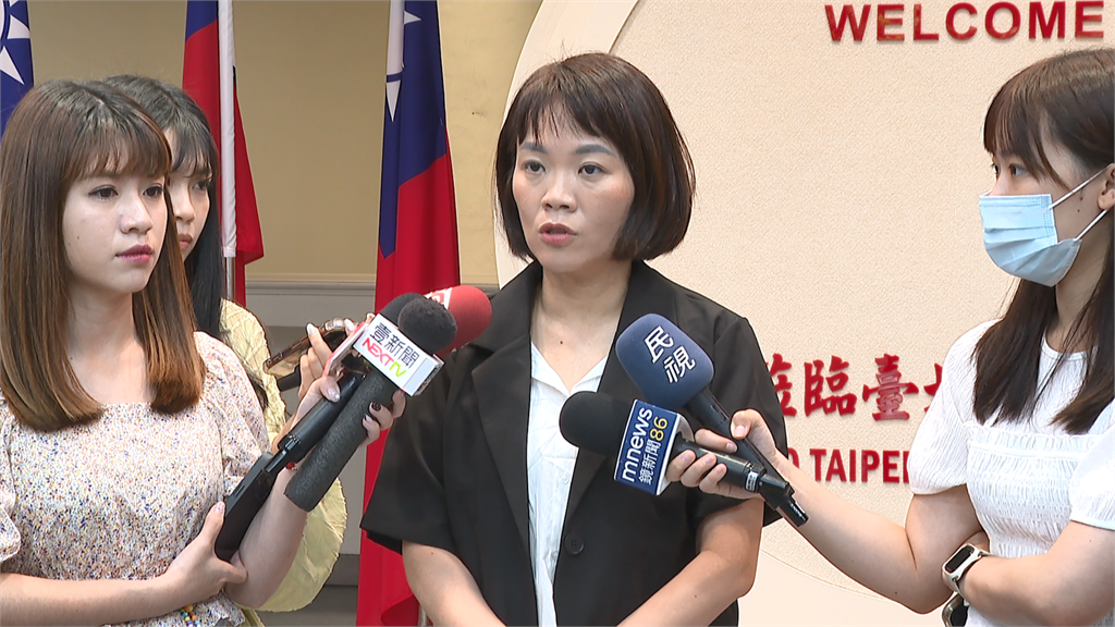 快新聞／北市府監視議員？竟被派員紀錄受訪內容　簡舒培氣到開嗆：索資不給還偷聽