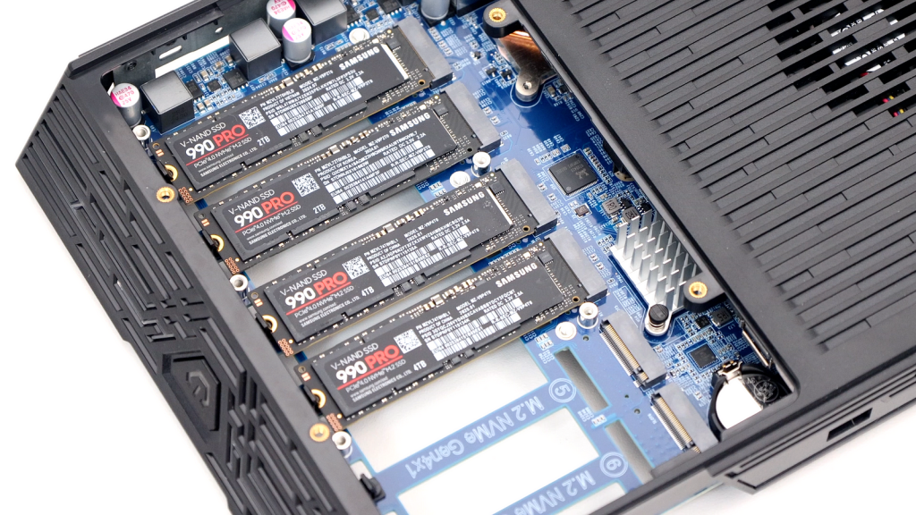 ASUSTOR FS68 系列依舊一支獨秀　12 支 M.2、雙 USB4、雙 10GbE、PCIe Gen4