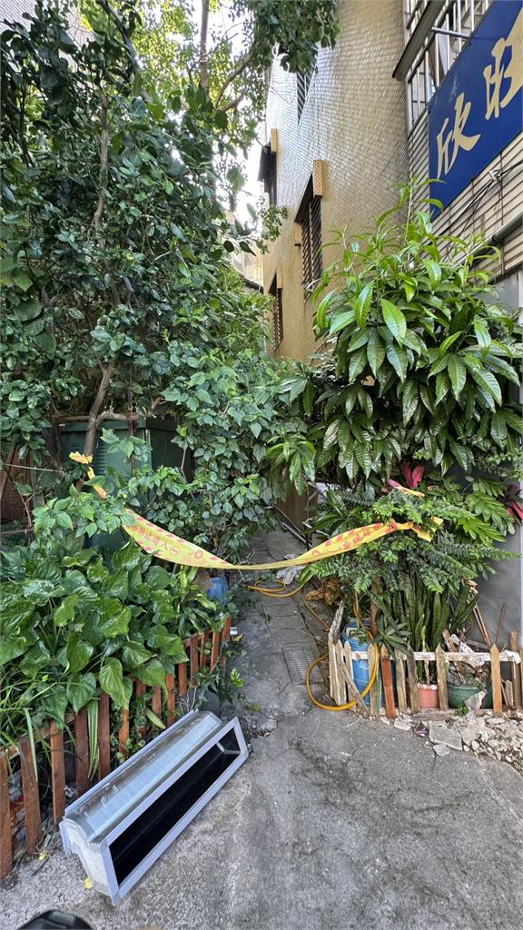 工人安裝室外機釀悲劇!屋主伸手一拉慘了...下秒「連人帶機」猛墜4樓慘死