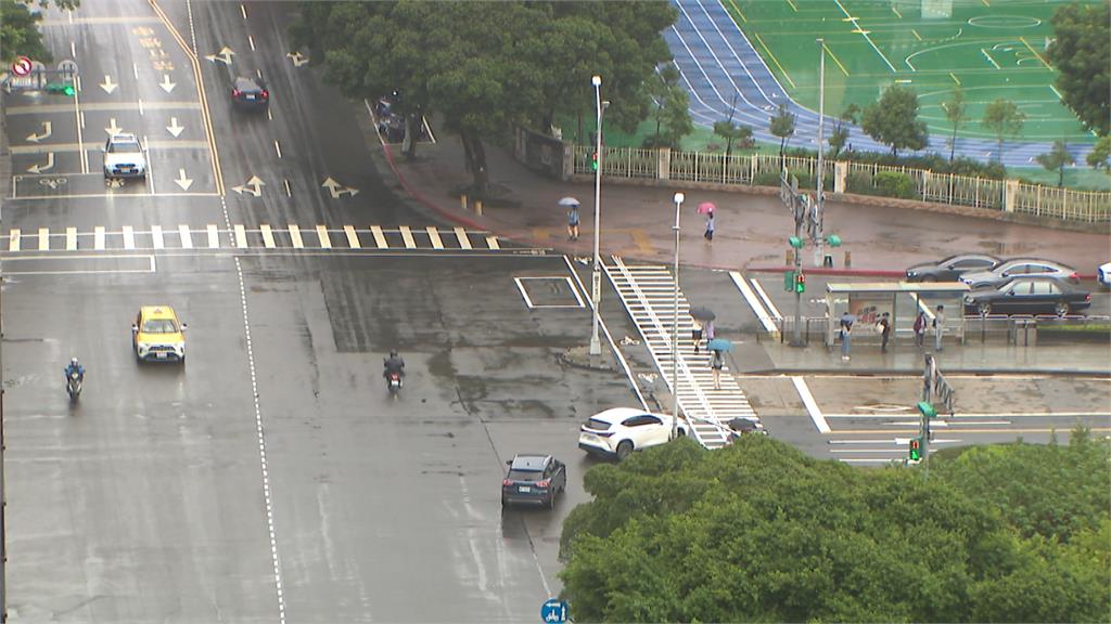 輕便雨衣該丟回收還垃圾？環保局解答了　少做「1動作」最高罰6000元