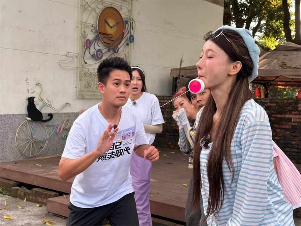 《綜藝新時代》檸檬、李雅英、李晧禎體驗水上芭蕾！變成三人打水表情逐漸失控