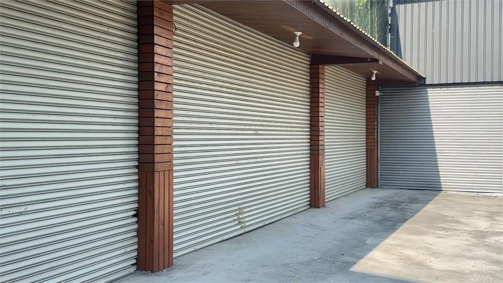 喬債糾紛？　10餘黑衣人持刀擄人不成　竟開車撞斷腿