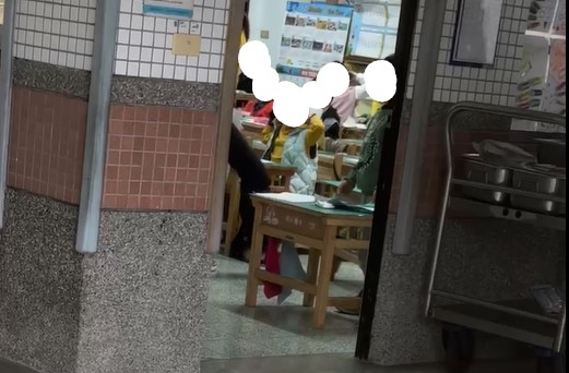 投訴控國小教師情緒失控猛踹桌椅 嚇壞一年級學童