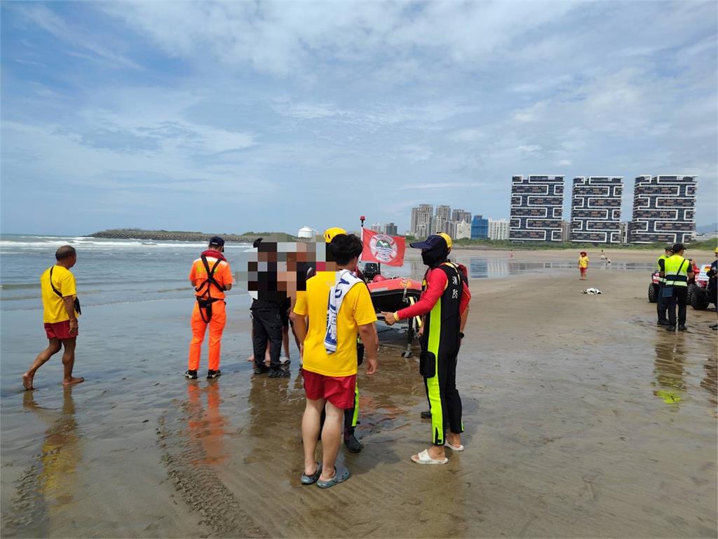 最新／暑假玩水注意！沙崙海水浴場驚傳「國中生遭風浪捲走」　海巡急救人