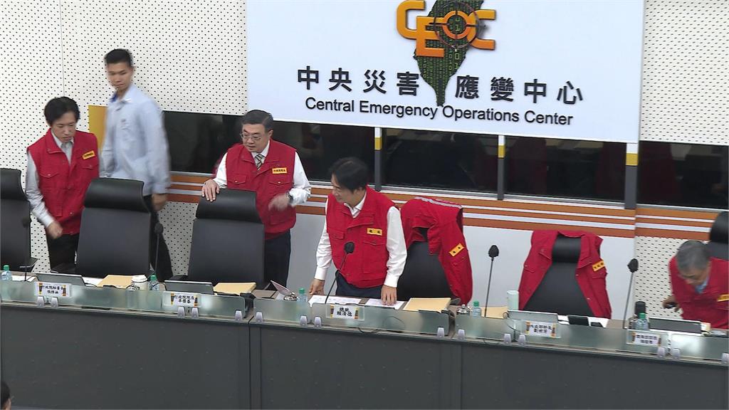 中央全力防「鳳凰」賴總統坐鎮應變中心 徐榛蔚又唱反調!當場打「伸手牌」