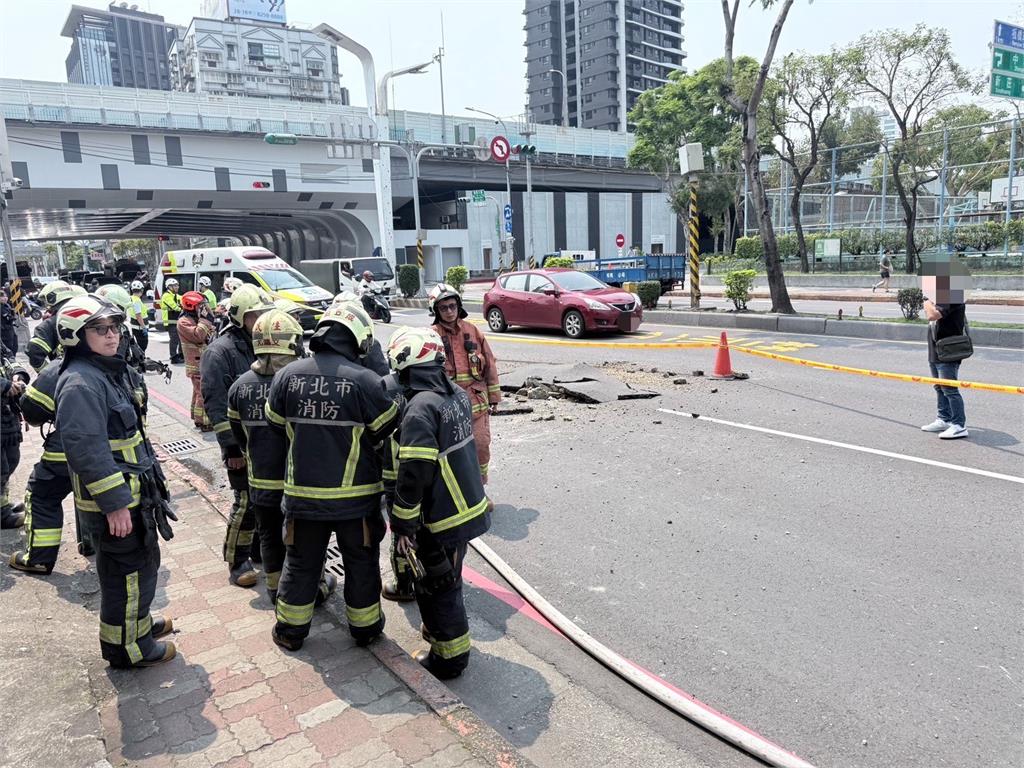 最新/新北板橋縣民大道隆起破裂!影響2線道行車 警消到場交管