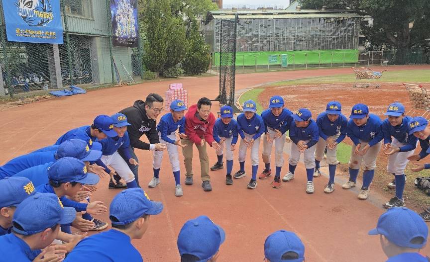 何志偉、游明諺力挺基層棒球  盼孕育台灣未來之光