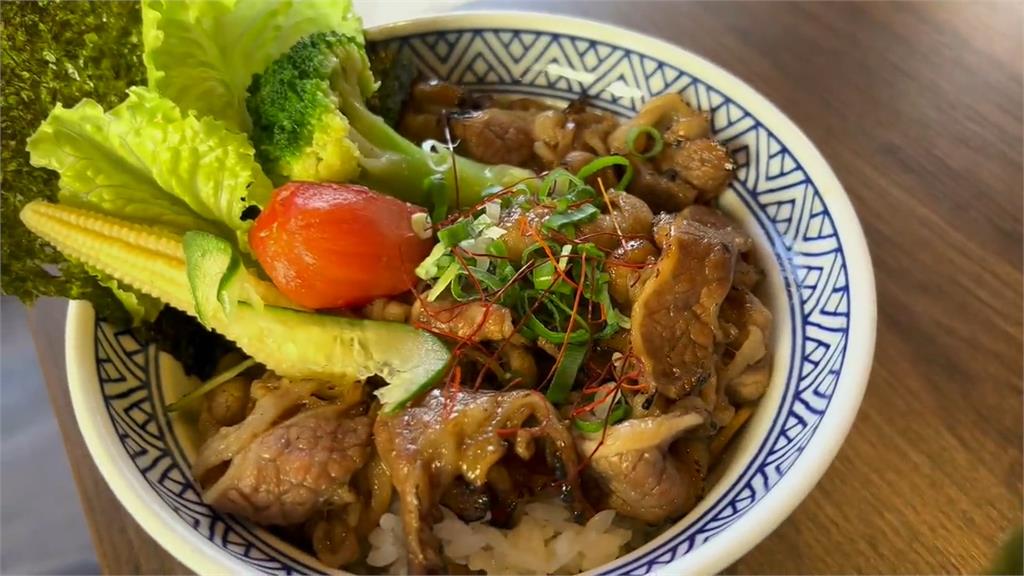 台灣趴趴走/真相別問 !日本劍聖祖傳料理店老闆是台灣人?來吃「直火燒肉丼飯」 !