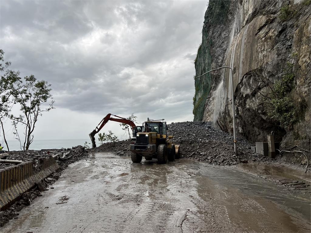 山陀兒豪雨炸花蓮! 匯德隧道土石流8車14人一度受困