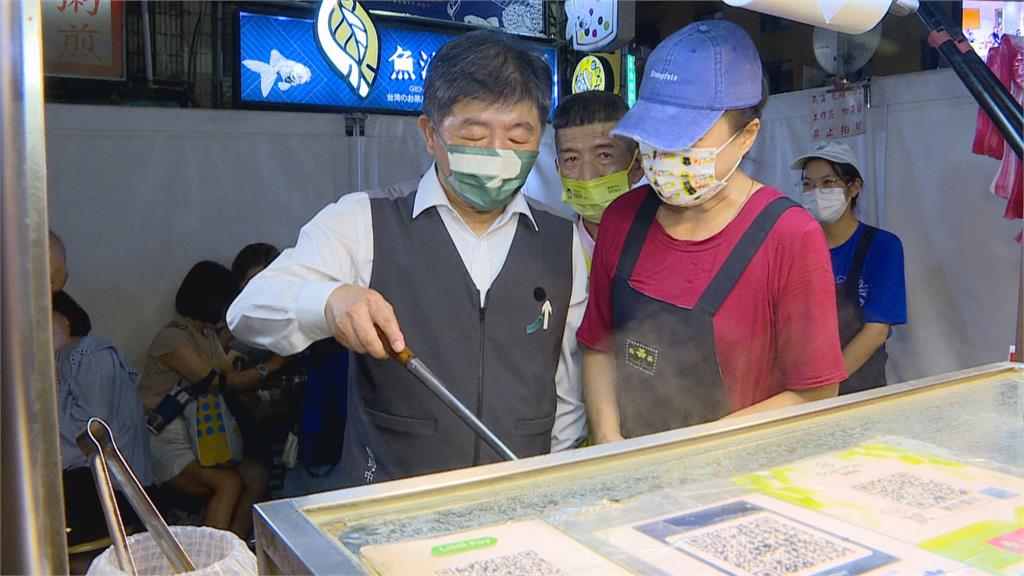 陳時中寧夏夜市大啖小吃　另類「巧遇」黃珊珊、蔣萬安