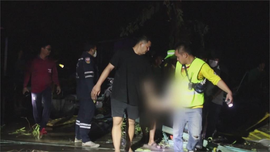 暴風雨颳爛泰國小學! 屋頂塌了滿地鋼筋水泥殘骸