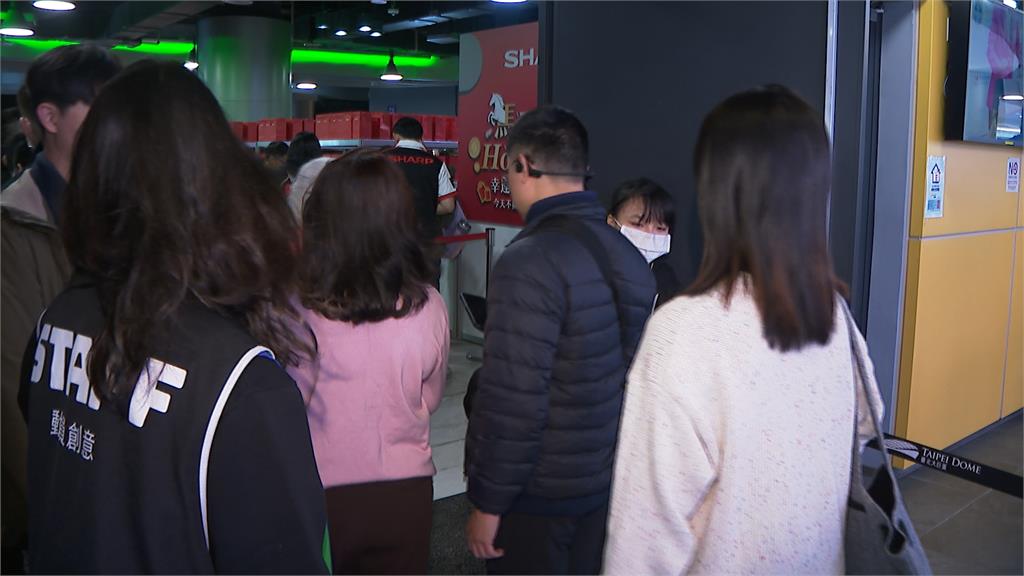 鴻海運動會大巨蛋登場　去年營收首破8兆元　績效獎金平均多一成