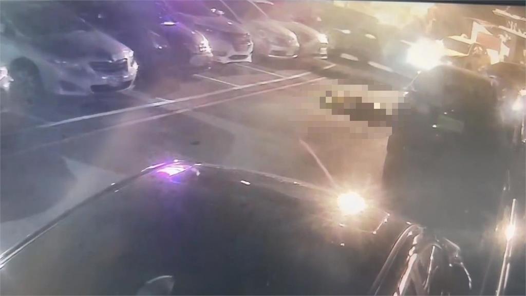 黑漆漆看嘸！　基隆醉男路倒巷弄　遭轉彎車「輾壓捲車底」險喪命