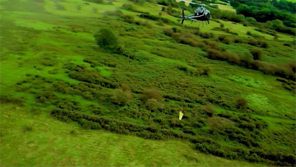 直升機「起司牽絲」大賽　「拉啊拉」近15公尺創紀錄