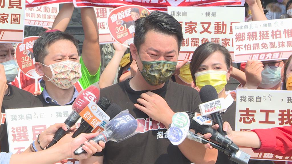 「刪Q」進入肉搏階段！　反罷免志工集結相挺闢謠　陳柏惟感動險流男兒淚