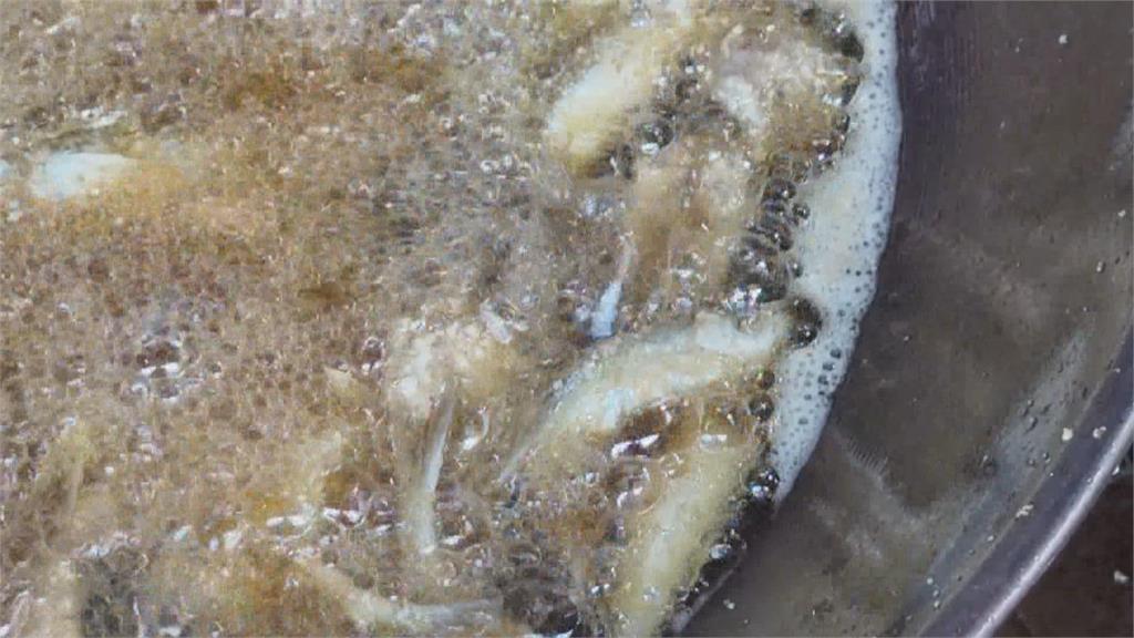 通通吃下肚 外來魚肆虐日月潭 酥炸「紅魔鬼」成風味小吃
