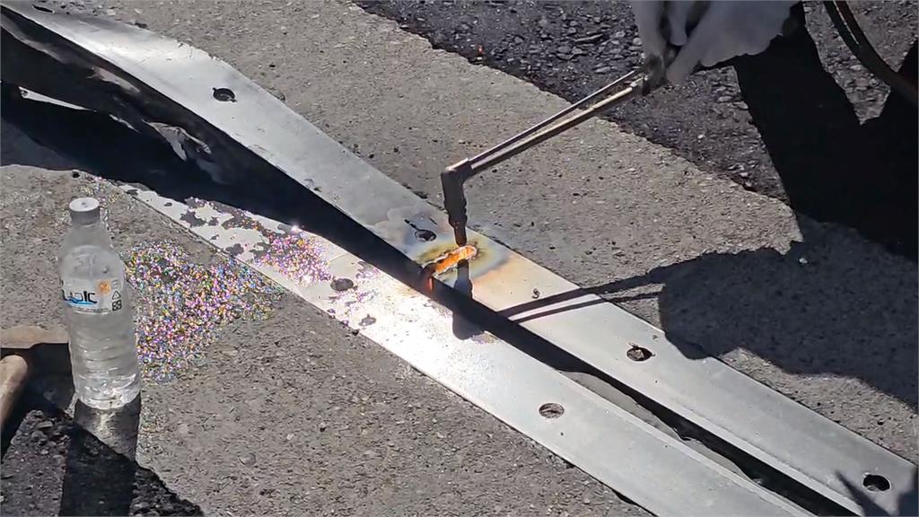 台62線路面伸縮縫突翹起!害25車爆胎「車流回堵」