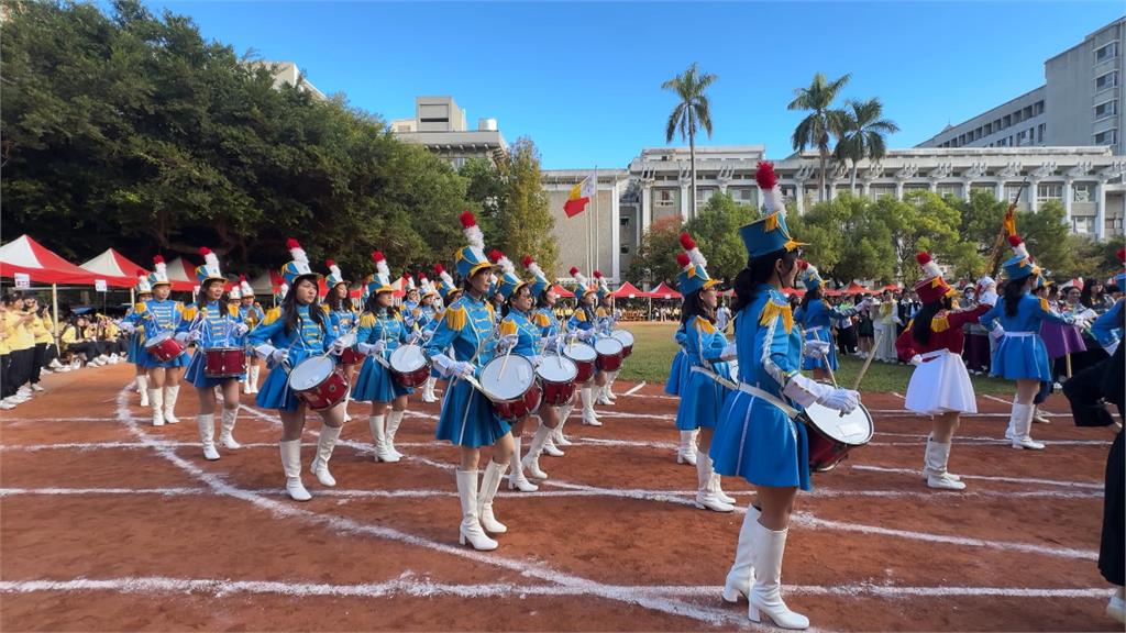 台中曉明女中62週年校慶　跨越半世紀學姐合體學妹